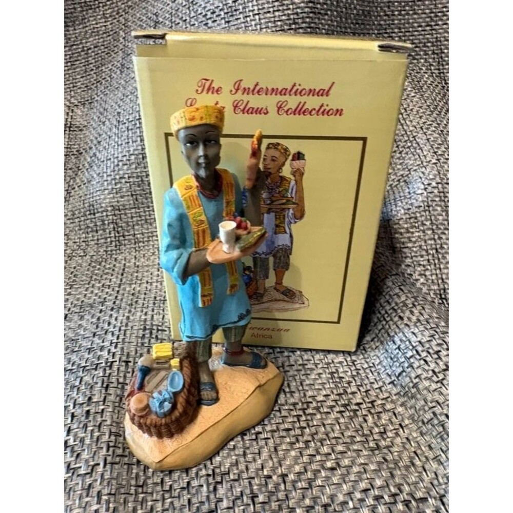 Kwanzaa Africa (SC15) figurine from The International Santa Claus Collection
